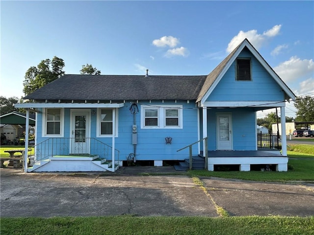 253 Central Ave, Reserve, LA 70084 - view of front of home featuring a shingled roof and a porch