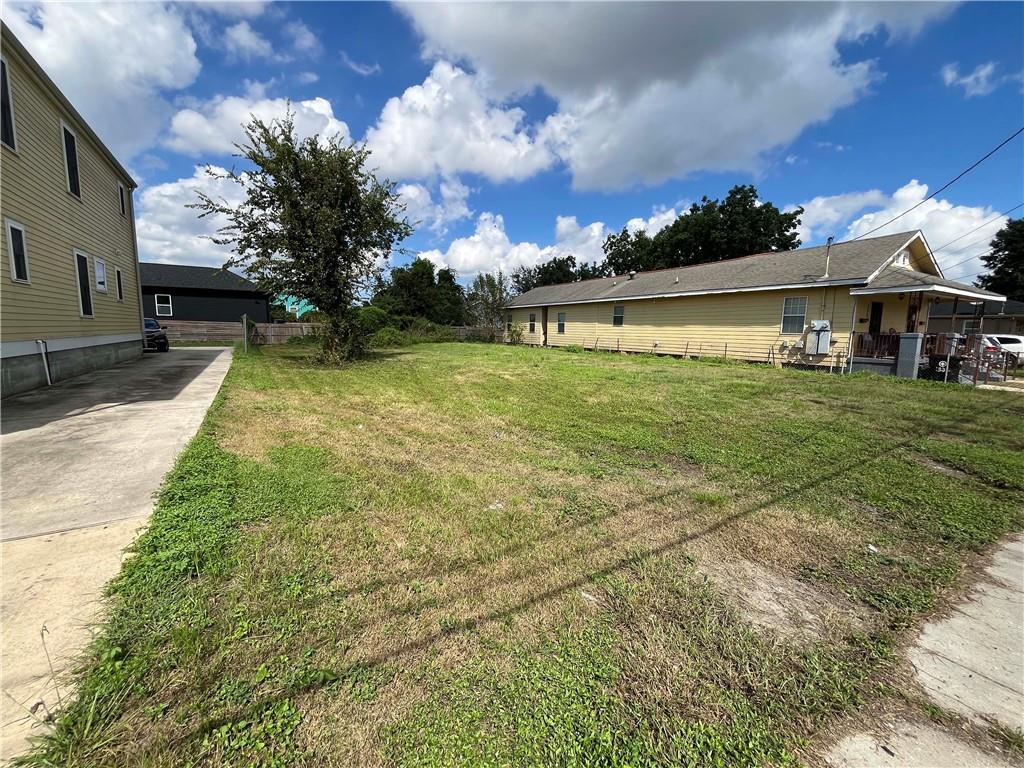1316 Gordon St, New Orleans, LA 70117