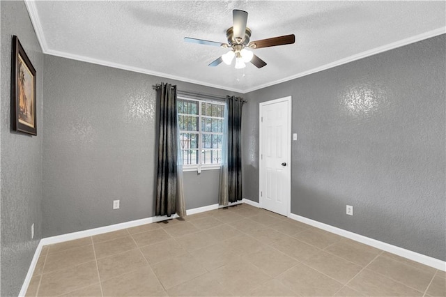 unfurnished room featuring crown molding, light tile patterned floors, and ceiling fan