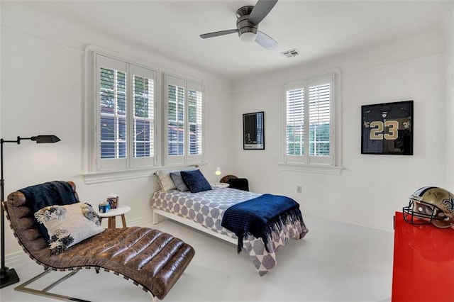 bedroom with ceiling fan