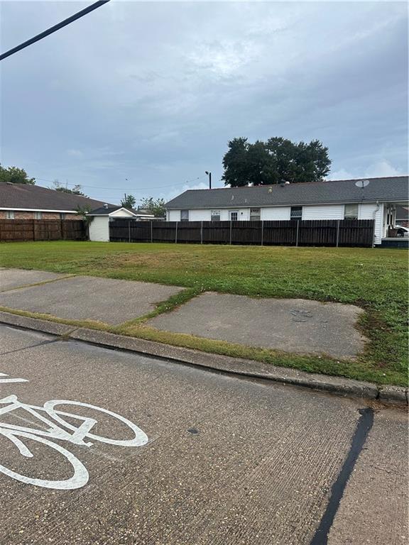 313 W Genie St, Chalmette, LA 70043