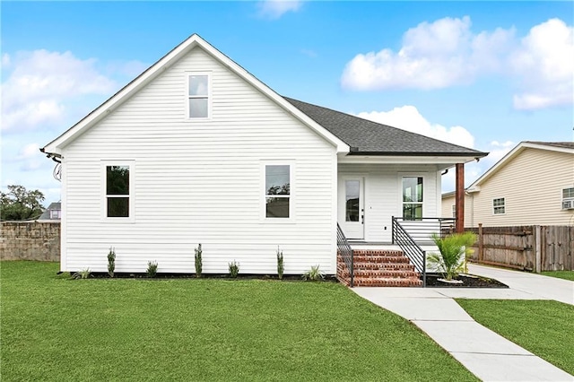 view of front of property with a front yard