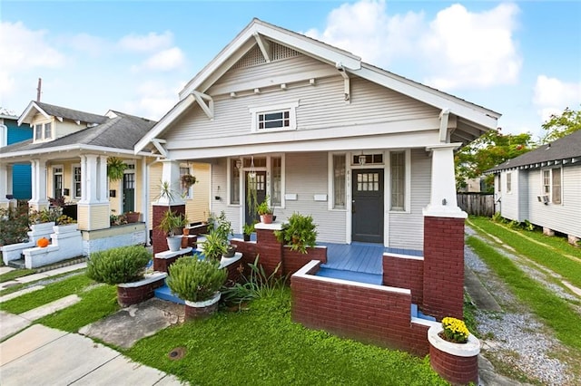 view of front of property featuring a porch