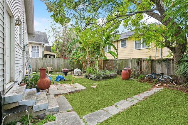 view of yard featuring a patio