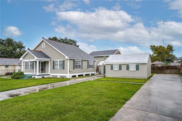 view of front of house with a front yard