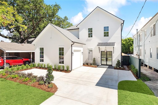 view of front of house featuring a front yard and a carport