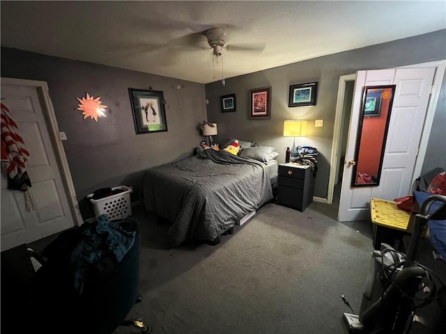 bedroom with ceiling fan