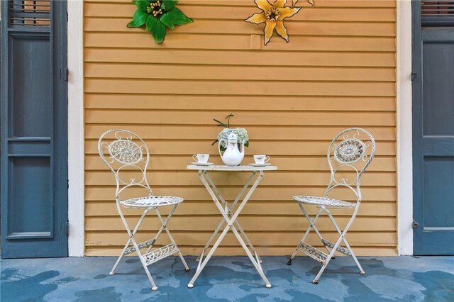 820B Saint Ann St, New Orleans, LA 70116 - view of patio