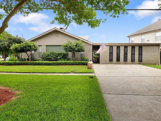 view of front of home with a front yard