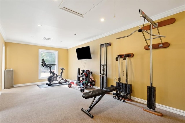workout room with crown molding, carpet flooring, baseboards, visible vents, and recessed lighting