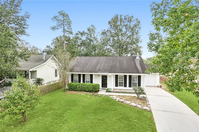 view of front facade with a front lawn