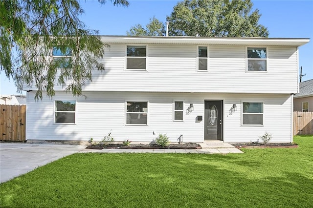 view of front of property with a front yard