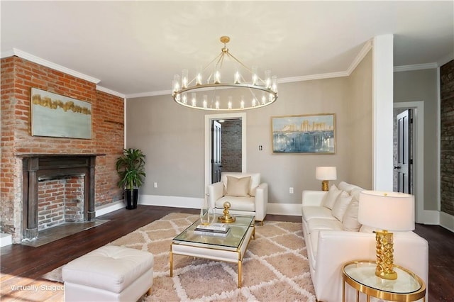 living room featuring an inviting chandelier, baseboards, and wood finished floors