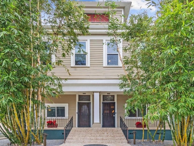 view of front of home featuring a porch