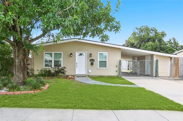 view of front of property with a front yard