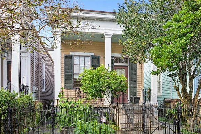 view of front of home with covered porch