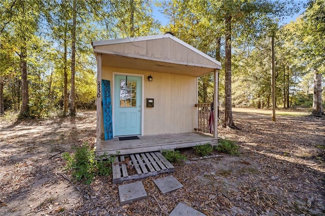 view of outbuilding