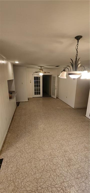 full bathroom with sink, tiled shower / bath combo, and toilet