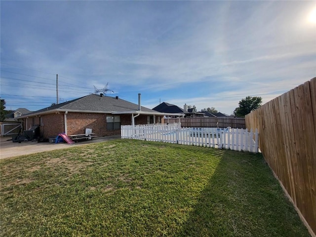 view of yard with a patio