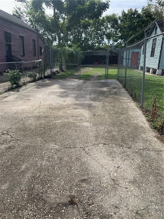 Listing photo 2 for 5426 Burgundy St, New Orleans LA 70117