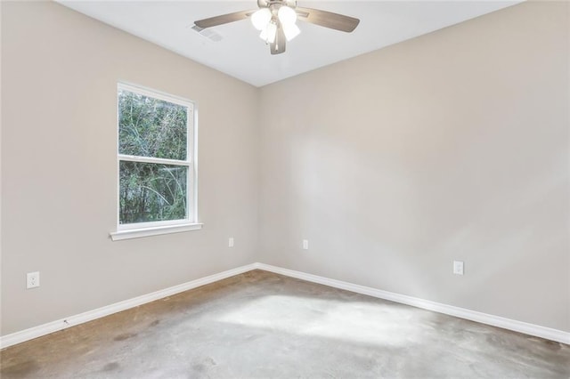 unfurnished room featuring ceiling fan