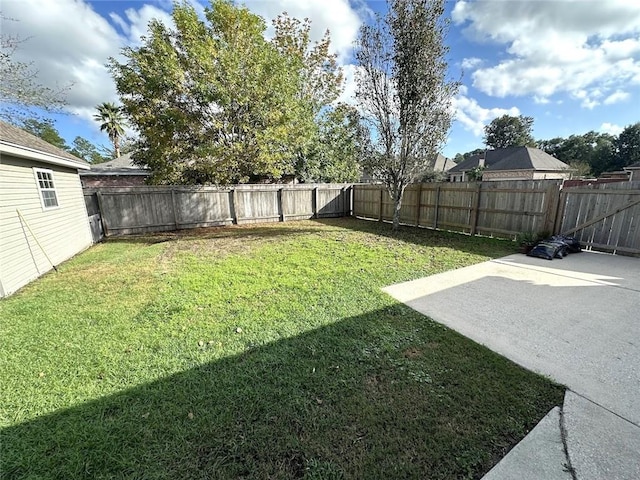 view of yard with a patio