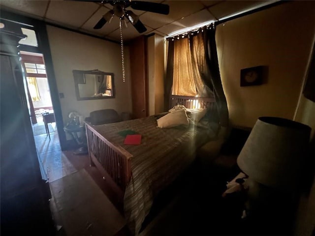 bedroom featuring ceiling fan