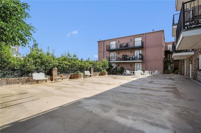 3000 St Charles Ave Unit 409, New Orleans, LA 70115 - view of patio