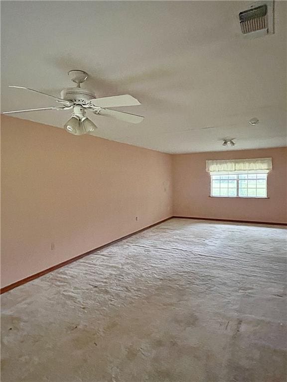 empty room with ceiling fan