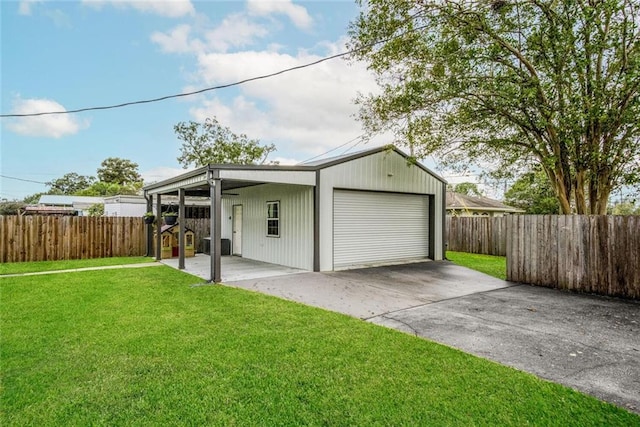 view of front of property with a carport and a front lawn