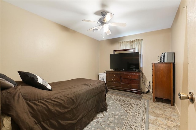 bedroom with ceiling fan