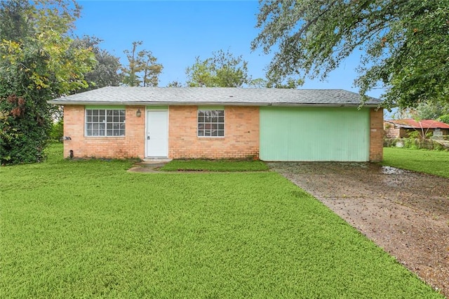 view of front of property with a front lawn