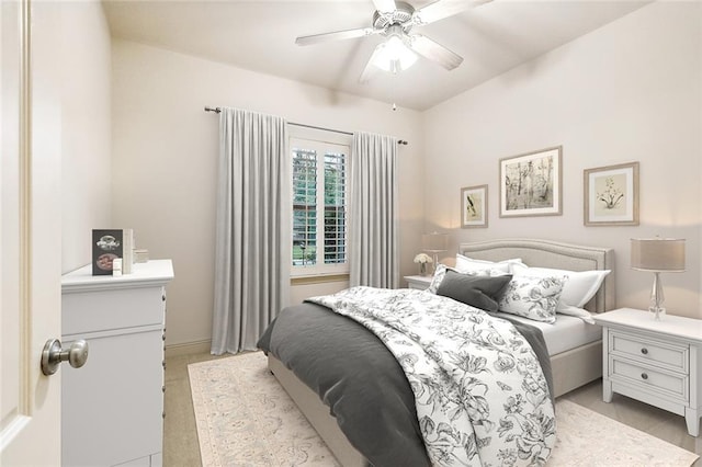 bedroom with ceiling fan