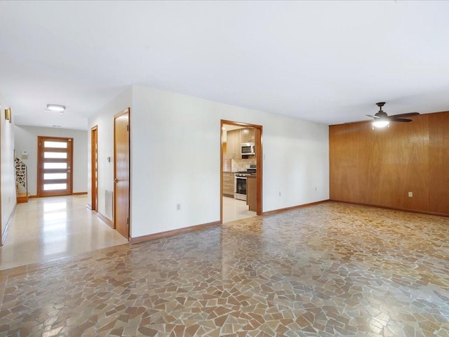 empty room with ceiling fan