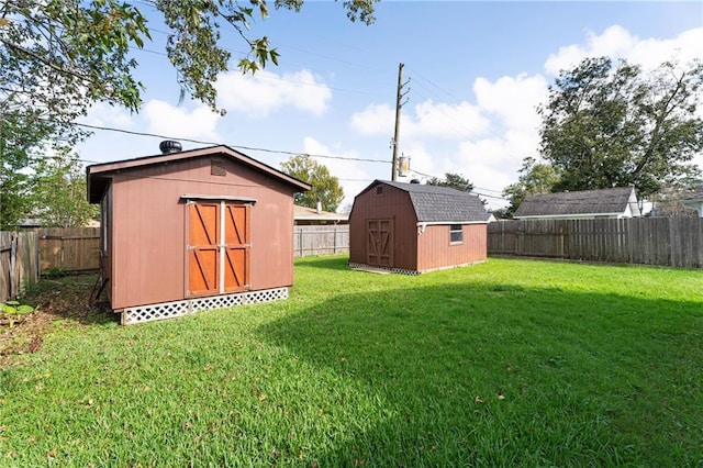 view of yard featuring a storage shed