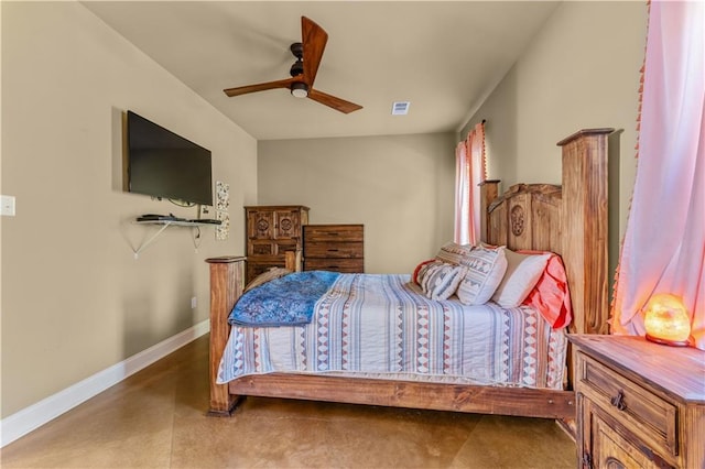 bedroom with ceiling fan