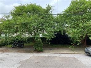 Listing photo 3 for 218 Pelican Ave, New Orleans LA 70114