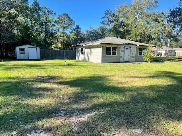 view of yard with a shed