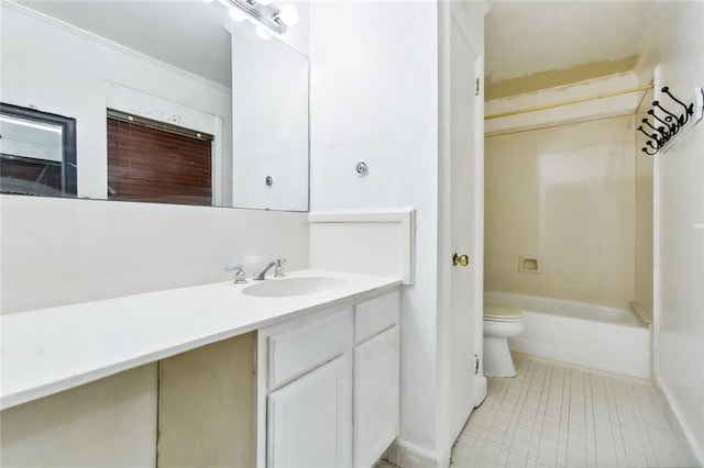 full bathroom featuring shower / bathing tub combination, crown molding, vanity, and toilet