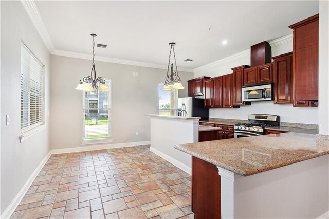 kitchen with stainless steel appliances, a kitchen breakfast bar, kitchen peninsula, crown molding, and decorative light fixtures