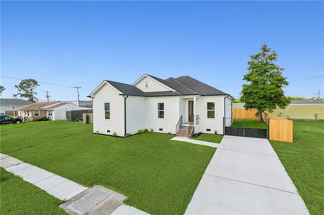 view of front of property featuring a front yard