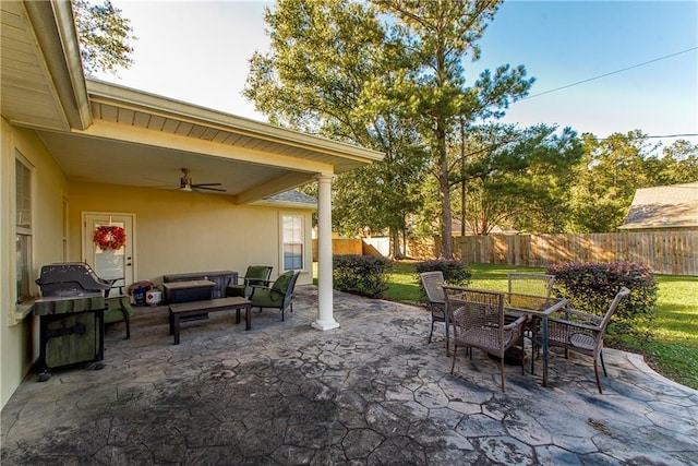 view of patio featuring outdoor lounge area and ceiling fan