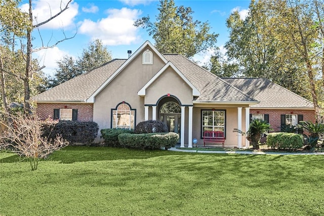 view of front of property with a front yard