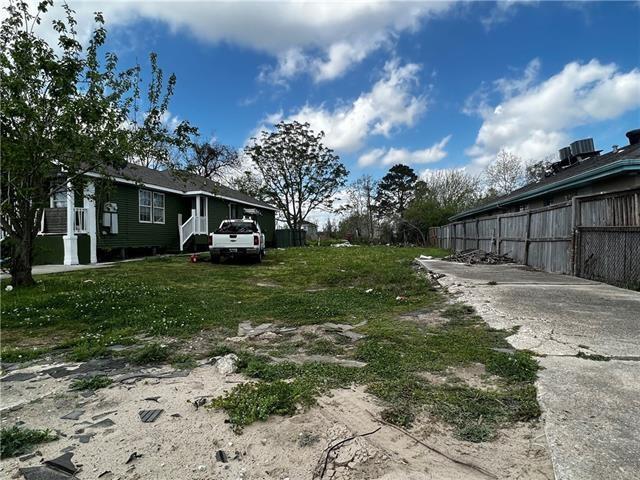 Listing photo 2 for 2234 Reynes St, New Orleans LA 70117