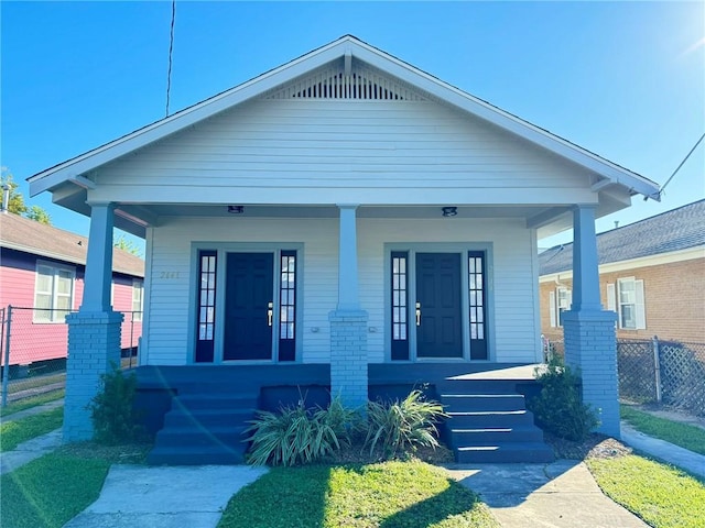 view of front facade with covered porch