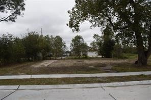 4700 Marque Dr, New Orleans, LA 70127