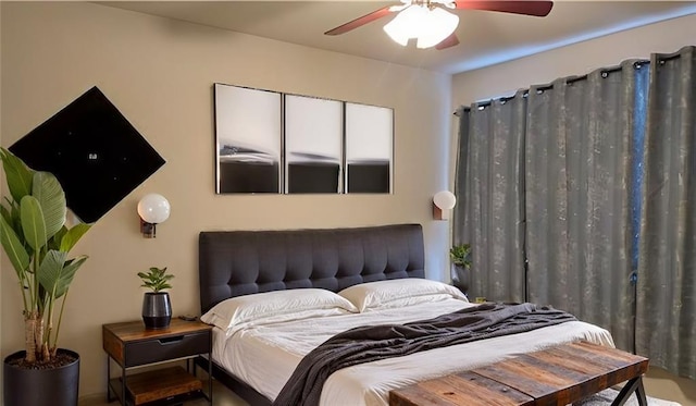 bedroom featuring ceiling fan