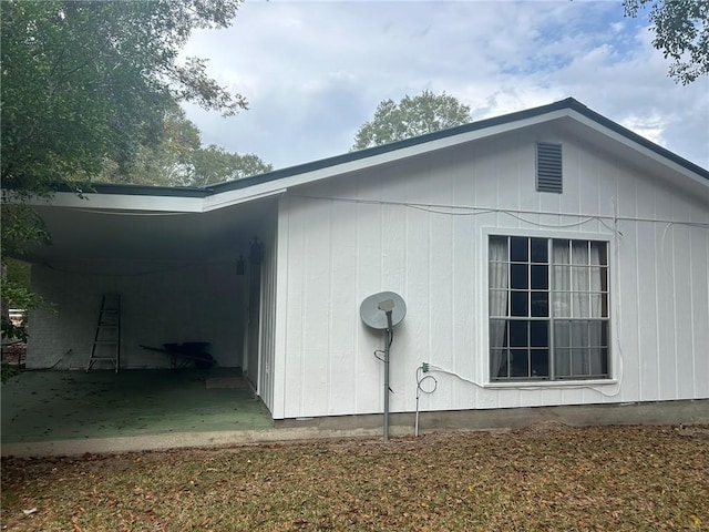 view of home's exterior