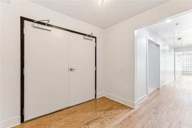full bathroom featuring visible vents, a sink, toilet, and bath / shower combo with glass door