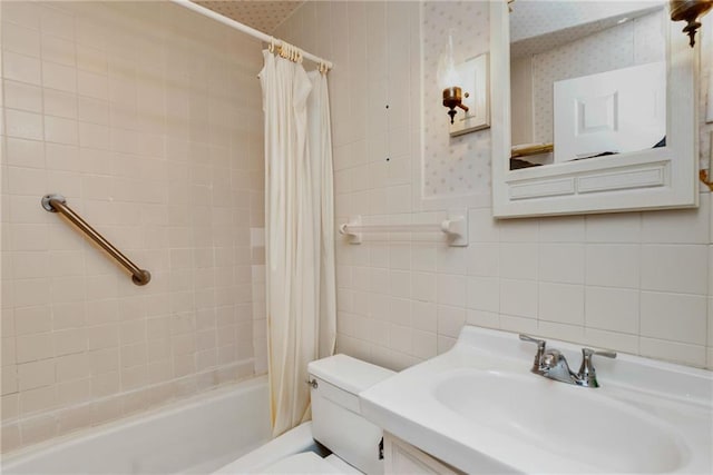 2513 Red Lick Rd, Lorman, MS 39096 - full bath featuring wallpapered walls, shower / tub combo, tile walls, and vanity